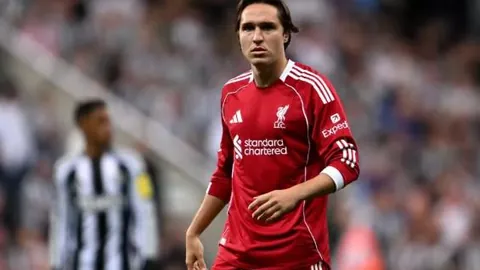 张莽龙：体育生运动员在篮球运动中展现体育精神之图